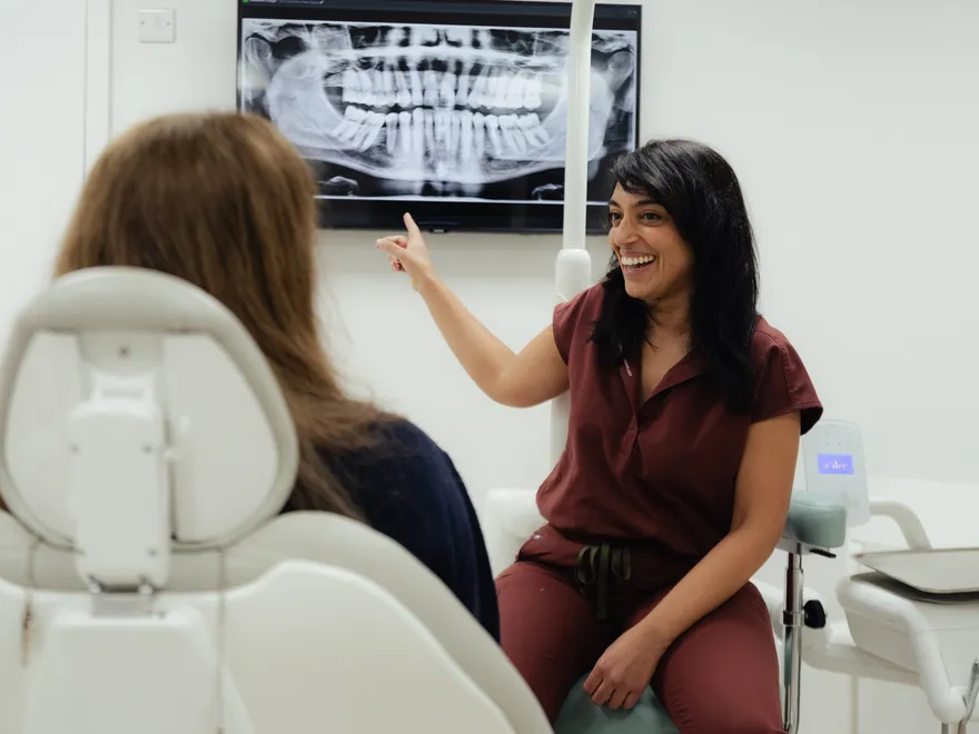 crowded teeth - the modern dentist - shoreditch, london